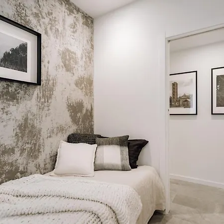 Taull - 3 Bedrooms In Eixample Esquerra Barcelona
