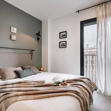Taull - 3 Bedrooms In Eixample Esquerra *