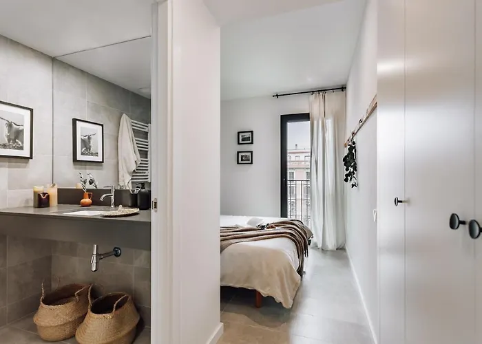 Taull - 3 Bedrooms In Eixample Esquerra Barcelona